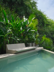 Detail bazénu ((Studio House na Kostarice, Formafatal))