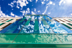 Vysoká škola báňská v Ostravě má novou budovu ekonomické fakulty. Navrhlo ji studio CHVÁLEK ATELIÉR s.r.o.