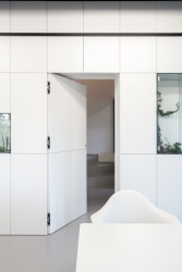 Ateliér Laplan proměnil bývalou trafostanici v moravském Vyškově na kanceláře a byt