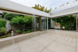 Zvednuté dno s fontánkami