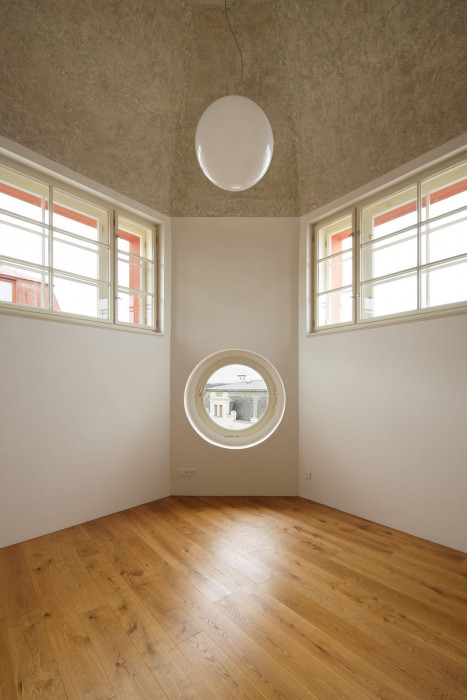 Uhlík architekti, Činžovní dům Letná, nástavba – foto