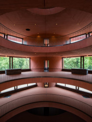 Inovační centrum od dvojice Pezo von Ellrichshausen z Chile