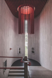 Dům umění v Piešťanech od Ferdinanda Milučkého, 1968-1979. Foto: Facebook Čierne diery