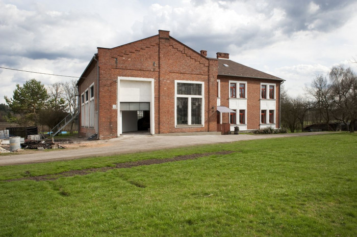 studio NEW WORK, Vestavba bytu do historické průmyslové haly – foto