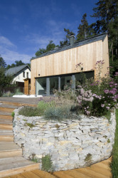 Proměna chaty v rodinný dům od studia Prajaga v Praze