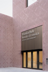 Hudební škola v Brixenu od atelieru Carlana Mezzalira Pentimalli