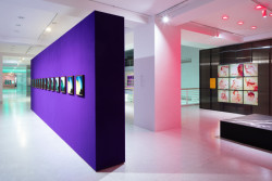 Pohled do výstavy (Výstava Libuše Jarcovjaková, ateliér AnnaMAT)