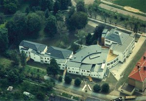 Geriatrické centrum v Týništi nad Orlicí, Jan Línek, Jiří Sezemský, 1994-1996