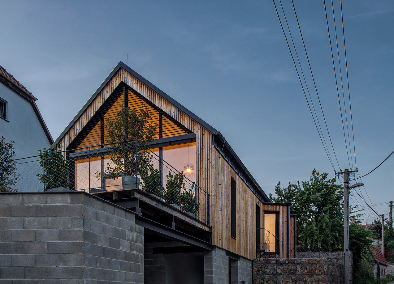 Boq architekti navrhli atriový rodinný dům na jižní Moravě (výřez z fotografie)