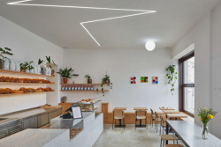 Kro Café, NEUHÄUSL HUNAL / David Neuhäusl, Matěj Hunal