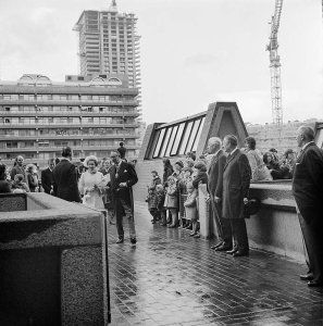 V listopadu 1972 se na výstavbu Barbicanu přijela podívat britská královna Alžběta II.