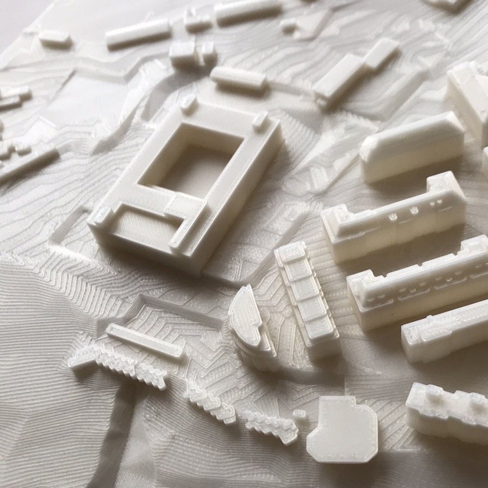 Výstup z 3D tiskárny: Než se propracujeme k podobnému 3D modelu vytištěnému na 3D tiskárně, který můžete vidět na obrázku nahoře, čeká nás několik kroků.