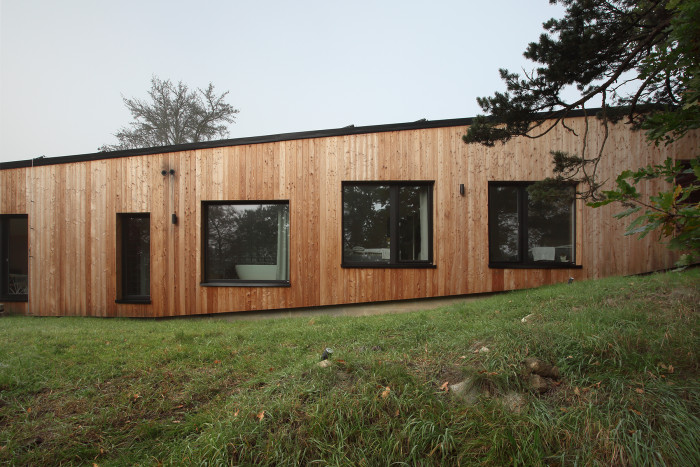 Architektonické studio Prodesi/Domesi realizovali rodinný dům u lesa nedaleko Benešova