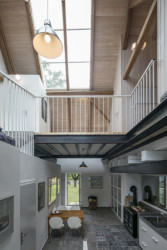 Rekonstrukce stodoly ve Středních Čechách, Studio Raketoplán