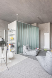 Slovenští architekti Richard Kilo a Matej Honč zrekonstruovali byt v původním kancelářském domě v Bratislavě