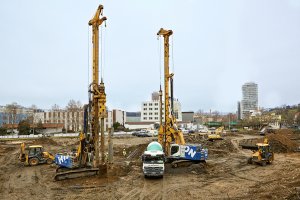 Hlavní technologií, kterou v divizi používají, je velkoprůměrové vrtání rotačně náběrovou technologií.