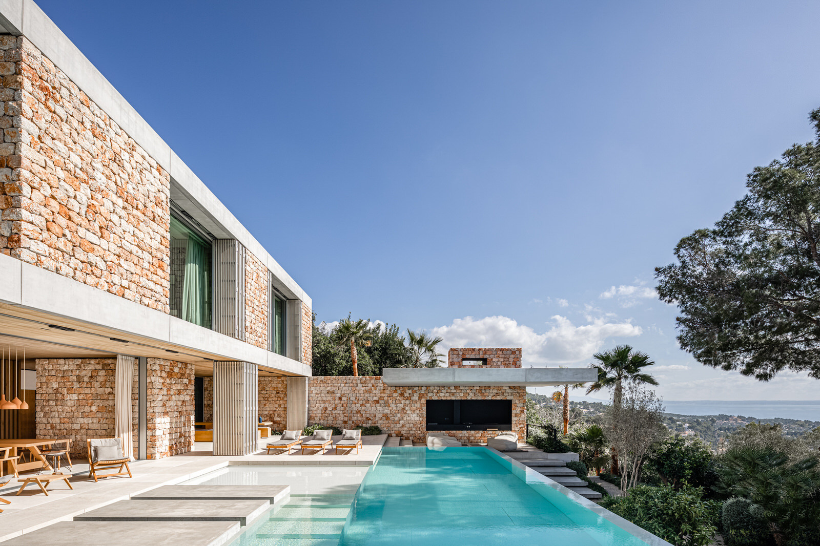Villa na Mallorce od ateliéru Beef Architekti