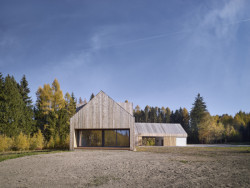 Lesovna poblíž Pacova od studia 20-20-ARCHITEKTI a VYŠEHRAD ateliéru