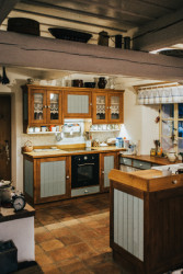 Chalupa pod lípou v Krásném zrekonstruovaná Markem Štukhejlem