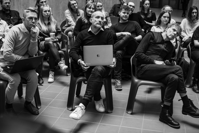 Šimon Knettig je na Fakultě architektury ČVUT v Praze pravou rukou hostujícího architekta Winyho Maase