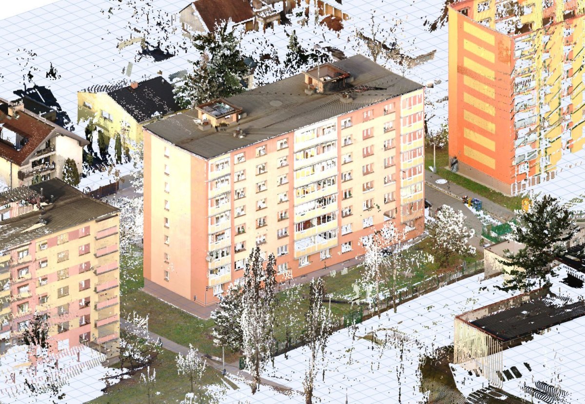 Axonometrie - pohled na mračno bodů v perspektivě v prostředí 3D/BIM programu ArchiCAD. Import mračen bodů proběhl pomocí formátu E57, jenž vznikl zpracováním programu FARO SCENE, který geodetům slouží k registraci mračen bodů z jednotlivých stanovisek získaných z terestrického skeneru FARO FOCUS M70. - zdroj foto