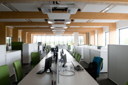 Tomáš Šenberger, Tomáš Med, UNIVERZITNÍ CENTRUM ENERGETICKY EFEKTIVNÍCH BUDOV ČVUT - foto