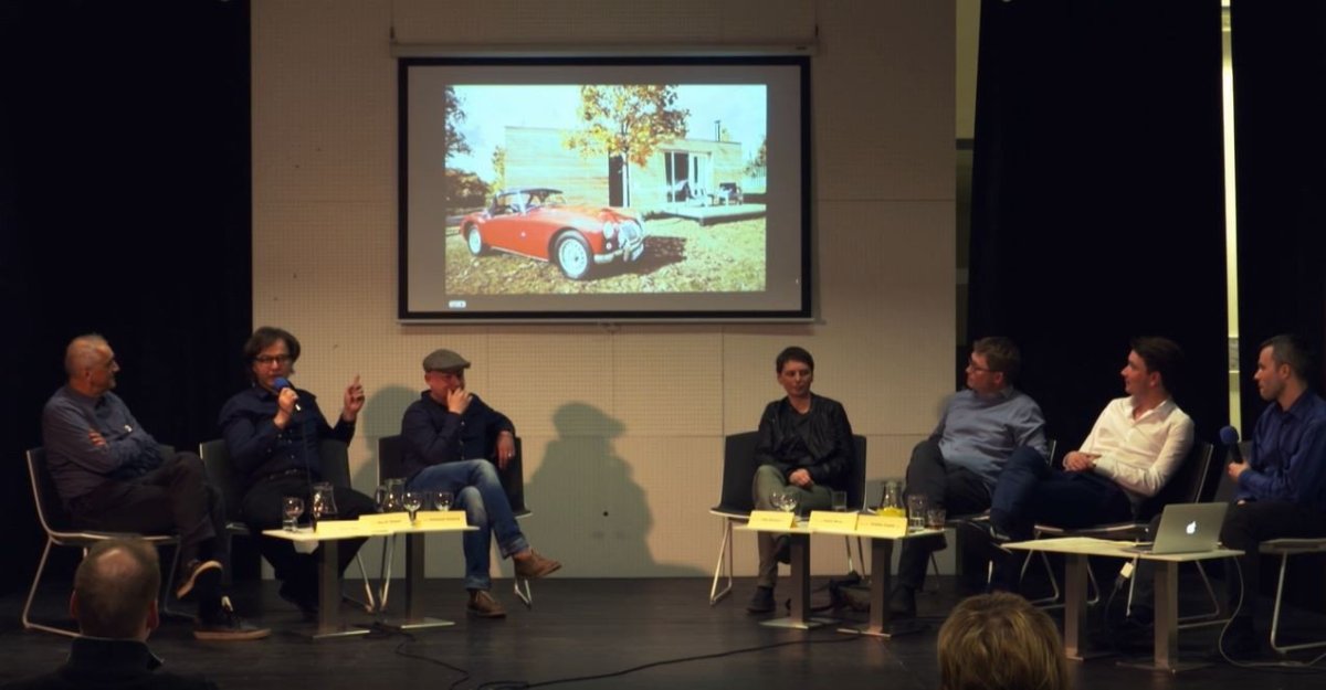 Diskuze ARCHITEKTI CZ ve Zlíně, zleva David Vávra, Marek Štěpán, Svatopluk Sládeček, Jitka Ressová, Kamil Mrva, Ondřej Chybík, moderátor Jaroslav Sládeček.