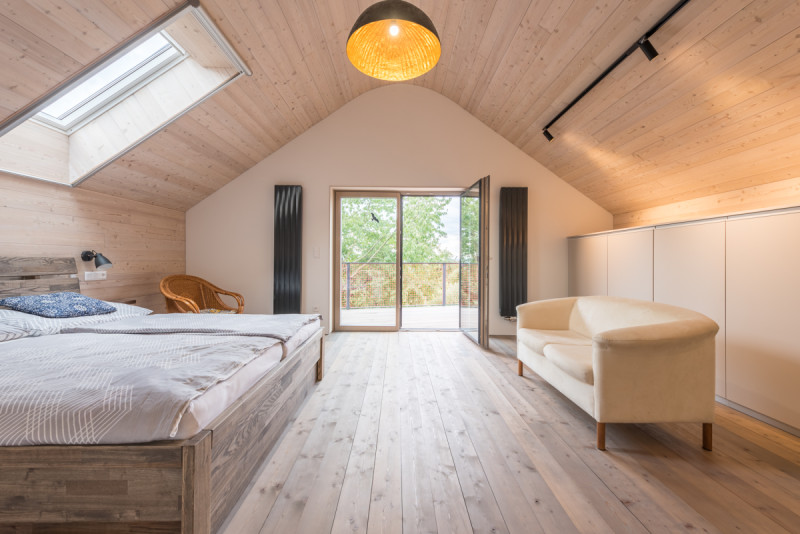 Rodinný dům Prokop na Příbramsku od ateliéru ASGK Design realizovala firma Vesper Homes.
