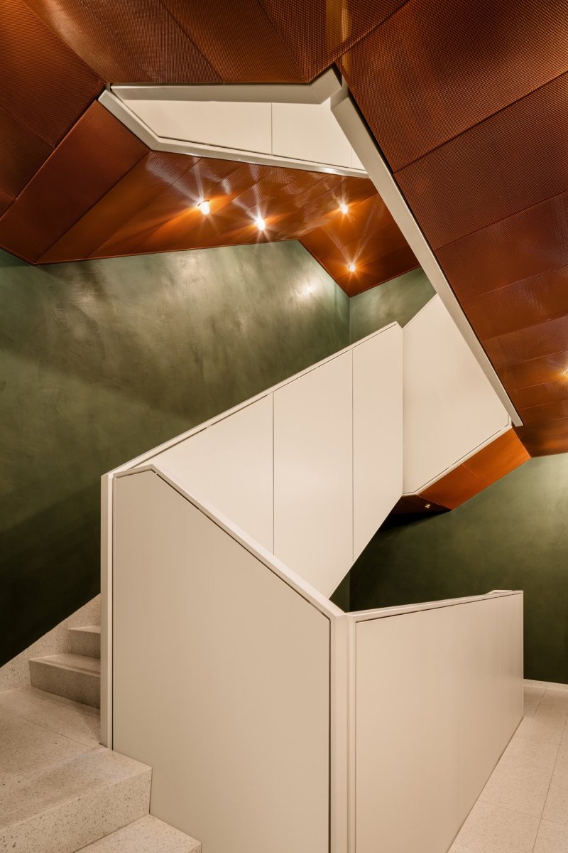 Architektonické studio JEMS Architekci realizovalo v areálu Varšavských pivovarů bytový dům, který nabízí byty od garsoniér až po dvoupatrové penthousy