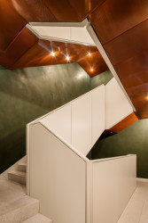 Architektonické studio JEMS Architekci realizovalo v areálu Varšavských pivovarů bytový dům, který nabízí byty od garsoniér až po dvoupatrové penthousy