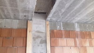 Instalační šachta - omítnutá část akustické stěny