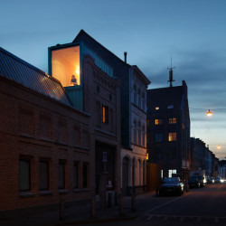 Přestavba industriální budovy na rodinný dům v Gentu, NU architectuuratelier