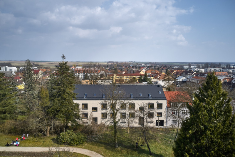 Bytový dům Komenského v Lysé nad Labem od Stempel Tesař architekti