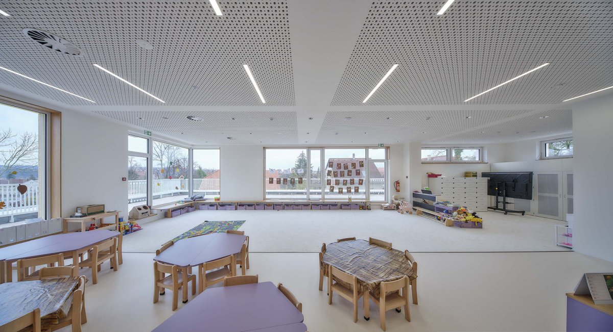Akustické řešení Rigips v učebnách a školkách (na obrázku mateřská škola Mydlinky v Praze)