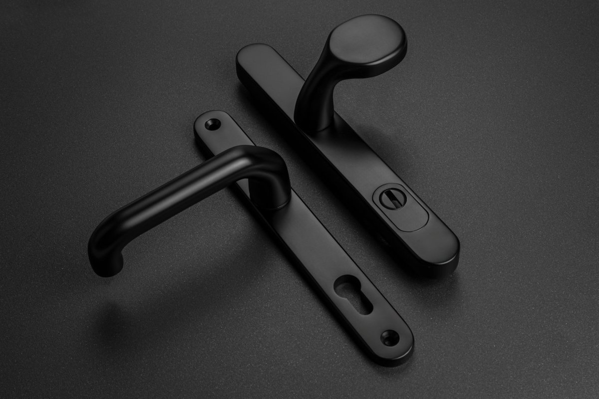 Bezpečnostní kování MPK SECURO propojuje minimalistický design s vysokou ochranou.
