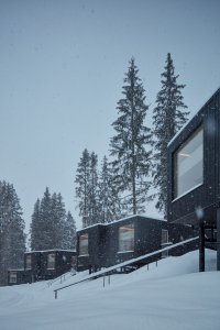 Sheltre pre hotel Bjornson, Ark-shelter / Michiel De Backer, Viktor Mikovčák, Martin Mikovčák
