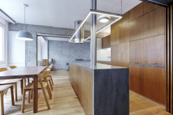 Rekonstrukce panelového bytu od studia Klára Makovcová Architects