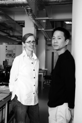 Vedoucí architekti projektu jsou irská architektka Róisín Heneghan a její partner Shih-Fu Peng, původem z Tchajvanu. Studio má kanceláře v Dublinu  a Berlíně.