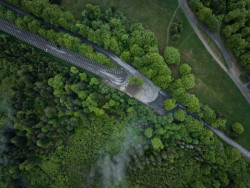 Úpravou prošlo také parkoviště. (Brána Pusteven; henkai architekti)