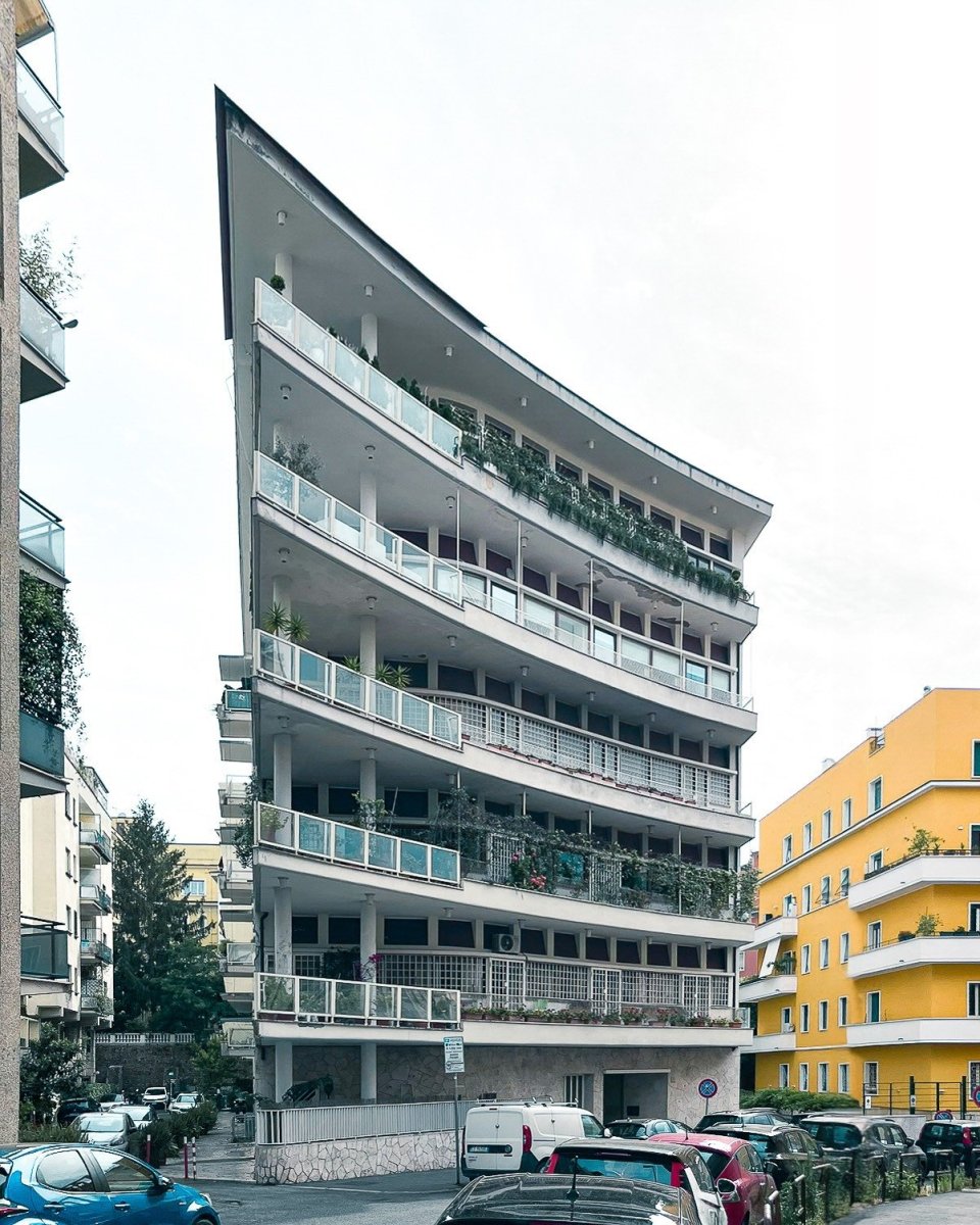 Ugo Luccichenti - Palazzina La Nave, 1949-1950. Ulice: via Fratelli Ruspoli 10