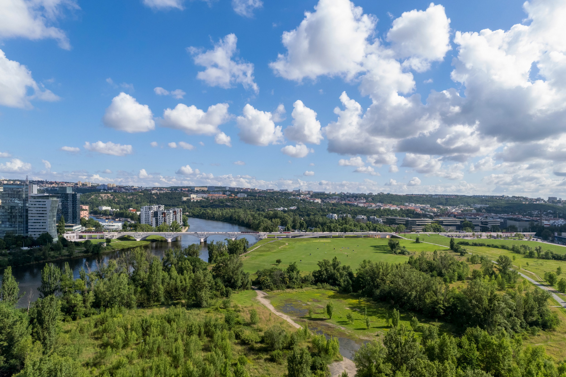 Vizualizace návrhu rekonstrukce Libeňského mostu od Petra Teje, Tomáše Caha a Oto Meltera