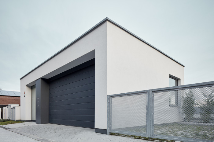 Dvě identické vily od studia Jestico + Whiles na jihozápadě Prahy