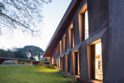 Švýcarská ambasáda v Nairobi, Roeoesli & Maeder Architekten