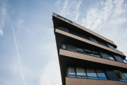 Hned vedle stadionu žižkovské Viktorky vyrostl bytový a kancelářský dům. (Bytový komplex Viktoria Center, architektonické řešení CTR group a.s.)