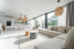 Dřevostavby VESPER HOMES spojují krásnou architekturu, zdravé prostředí i příjemnou atmosféru. (Na obrázku rodinný dům v Olomouci)