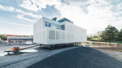 Administrativní sídlo firmy v pavilonu EXPO 2015, KOMA MODULAR. ZDROJ: KOMA MODULAR