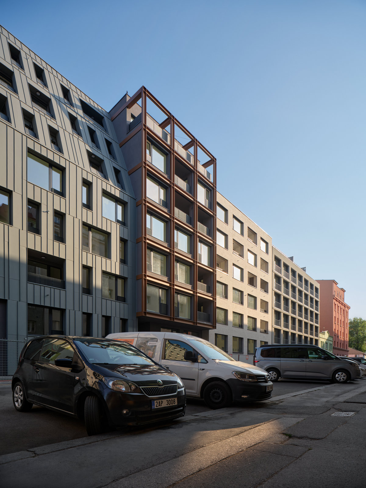 MiDO Harfa – promyšlená dostavba proluky na rozhraní Karlína a Vysočan (MiDO Harfa; QARTA Architektura)