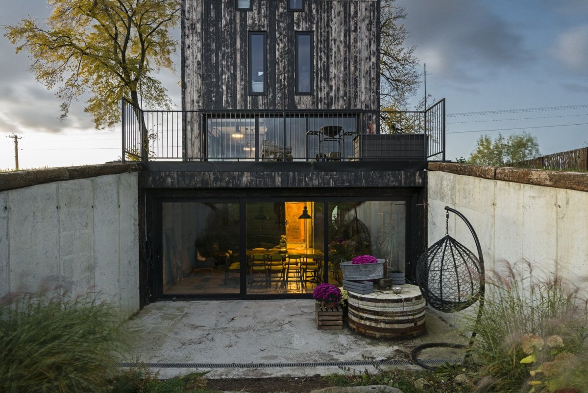 o4 architekci zrekonstruovali starý větrný mlýn v polském Lubartówě