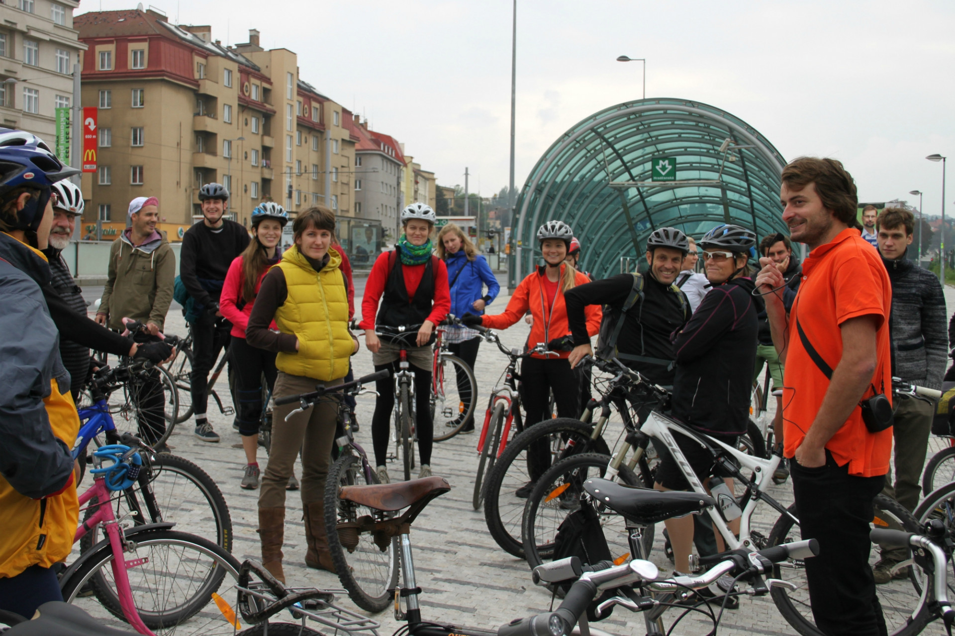 Ilustrační fotografie cyklovyjížďky na Dni architektury.