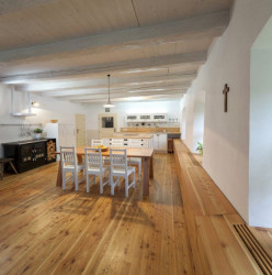 Světnice v Údolí, Debyt,